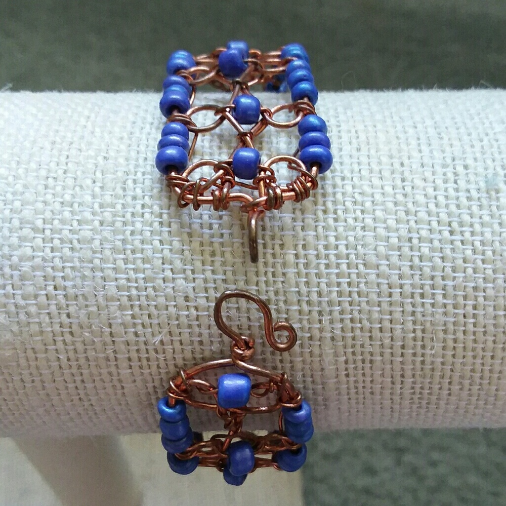 Handmade wire wrap bracelet - Picture 3 of 3